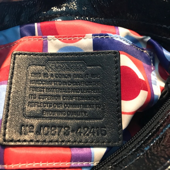 Coach Resort Patent leather bag- MINT CONDITION - Picture 4 of 7